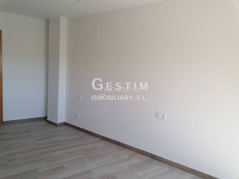 Foto f32aca66-fcc6-4e0b-aaf5-879834f971fc. Apartament amb calefacció aparcament a Caputxins-Ambulatori Vic