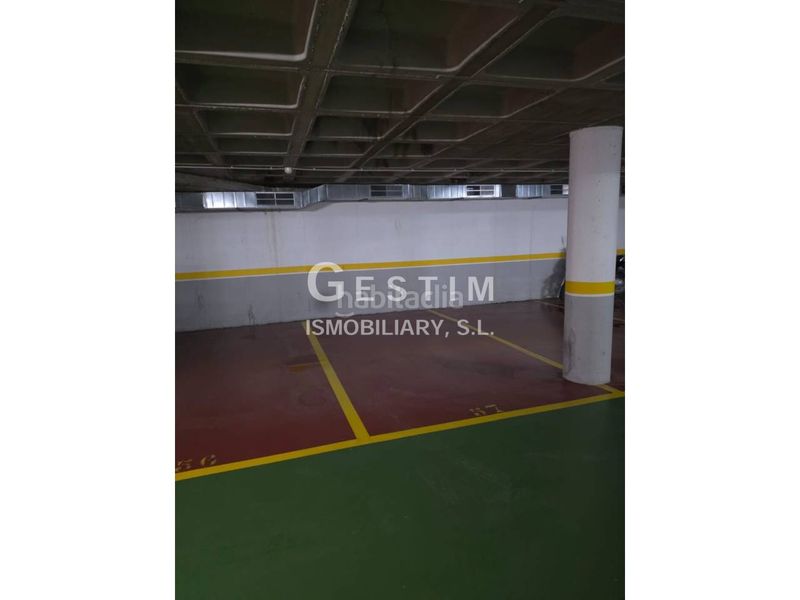 Foto 2273a585-4337-44b5-808b-849152f64df5. Aparcament cotxe a calle eix onze de setembre 42 a Vic