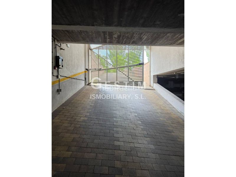 Foto 746c3033-03d0-4efb-beef-d711cfec8671. Aparcament cotxe a calle eix onze de setembre 42 a Vic