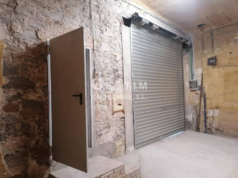 Foto 5064b8f7-8a2f-4289-b71c-7f630ef62bad. Rent business premise in Caputxins-Ambulatori Vic