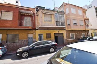 Aparcament cotxe  Calle gabriel miro. Garaje independiente cerca del centro