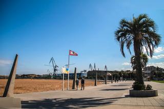 Etagenwohnung in Avenida de galicia 39b. Céntrico piso cercano a las playas de poniente y arbeyal