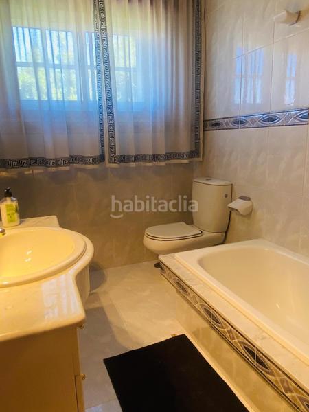 Foto 2acf8312-3081-4cbb-9277-c5b2b8397a8a. Casa chalet con jardín y piscina en Redondela