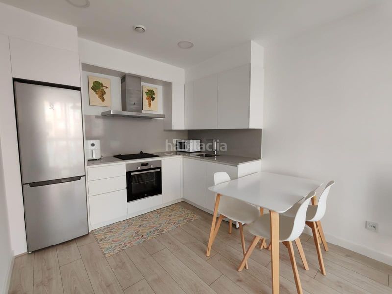 Foto ea4faad9-17d9-4dc5-8173-3e5b8b6ab432. Miete etagenwohnung mit pool in Berbés - Peritos Vigo