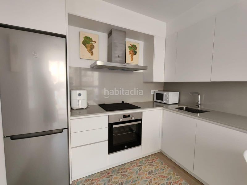 Foto 17cf2e41-3b1f-413b-a690-4633fd424328. Rent flat with pool in Berbés - Peritos Vigo
