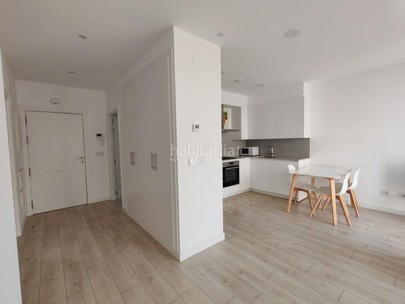 Foto f0c7ddcf-2aa2-45b9-8a6e-d94e08603de3. Rent flat with pool in Berbés - Peritos Vigo