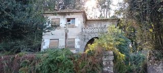 Casa  Avenida avenida de mendiño, 25. Casa de piedra con gran parcela de 1.350m2 en cesantes