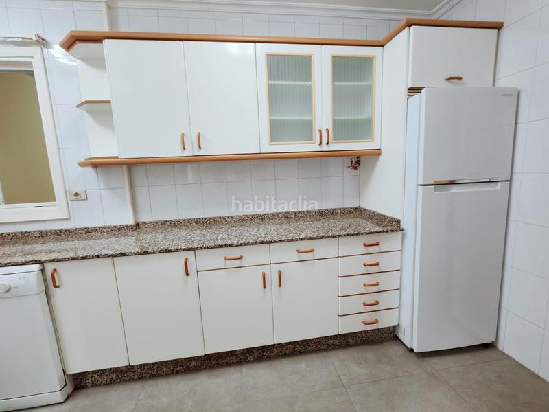 Foto a1dc8ab6-14fe-4a6e-ae04-5aeeadd78b41. Appartamento con riscaldamento parcheggio in Berbés - Peritos Vigo