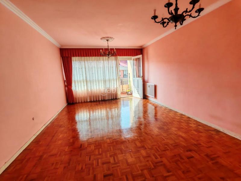 Foto a4bd6f66-fb65-478c-9f28-0b9b90785042. Appartamento con riscaldamento parcheggio in Berbés - Peritos Vigo