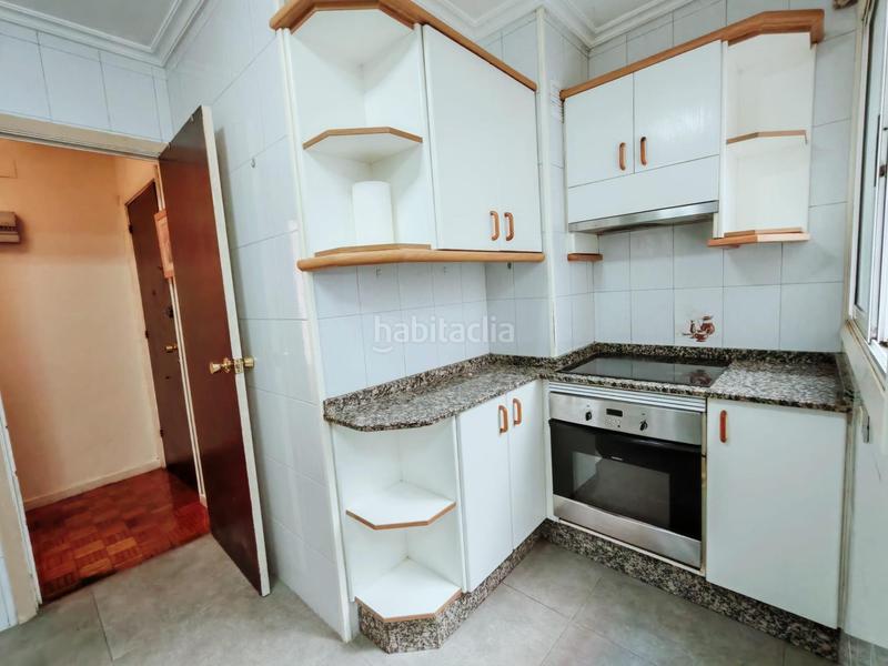 Foto a7257872-369e-4028-8bed-3b4f476e6290. Appartamento con riscaldamento parcheggio in Berbés - Peritos Vigo