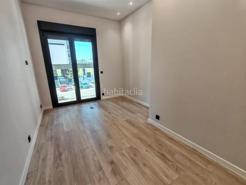 Foto 4eb8f096-8d99-4114-8d17-97d860e59c5d. Rent office space with heating in Navia Vigo