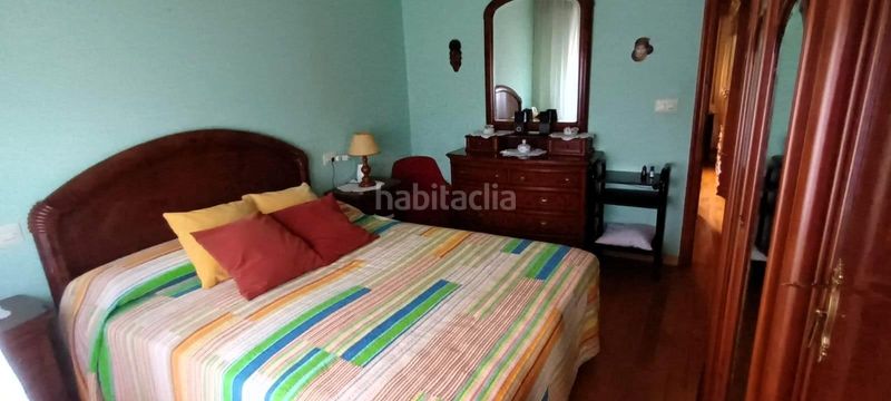 Foto 303e5724-c055-4559-9640-4fd7d2cf1798. Casa amb aparcament a Redondela