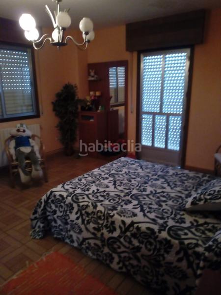 Foto 28f9b589-50a3-4794-8778-6a8dcc7cdfed. Chalet  con jardín y piscina en Leiro