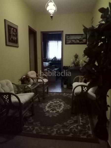 Foto 42fba85e-846e-484f-96d1-50ddc123d586. Chalet  con jardín y piscina en Leiro