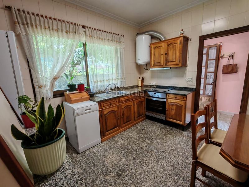 Foto 7bce9a1a-aa5a-4d7f-a63c-d9fd5081f102. Casa amb calefacció aparcament a Valadares - Beade Vigo