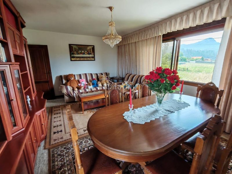 Foto b00b69a9-f906-4702-80f3-810328229673. Casa amb calefacció aparcament a Valadares - Beade Vigo