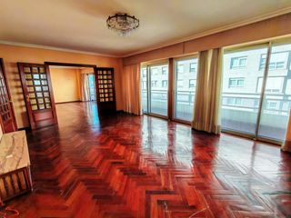 Flat  Coruña. Piso 4 habitaciones beiramar