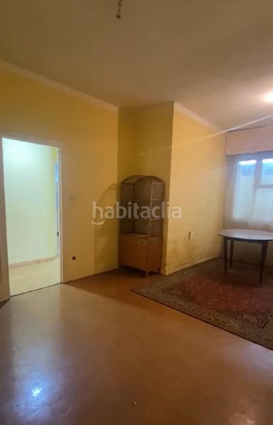 Foto a4def604-7080-4c86-b601-0928b4e28135. Edificio  independiente de 260 m2 con parcela en ramón nieto en Vigo