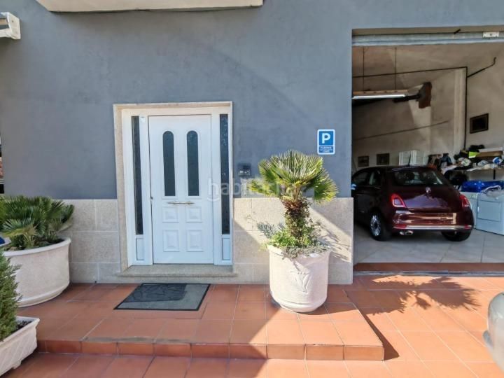Foto 1da9ab37-85ae-4a14-b0a1-cb8007c891a4. Casa amb calefacció aparcament a Lavadores Vigo