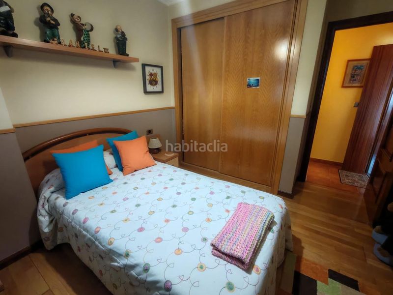 Foto 27d48a27-2fa0-4f07-9317-5264f197647b. Casa amb calefacció aparcament a Lavadores Vigo