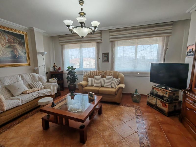 Foto 6d7335aa-e589-42e1-ac97-47b6e9f54ba2. Casa amb calefacció aparcament a Lavadores Vigo