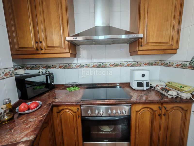Foto 8db3e151-62b8-46b2-a705-39fe01cda634. Casa amb calefacció aparcament a Lavadores Vigo