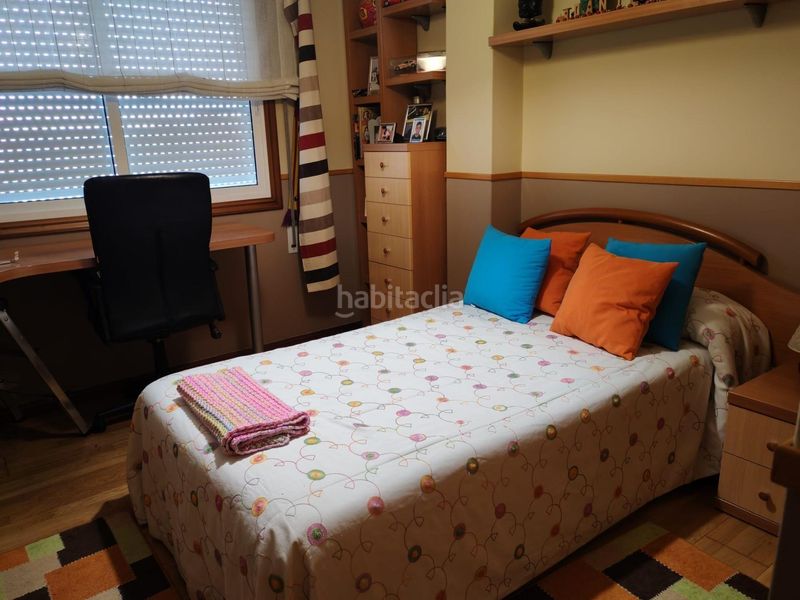 Foto b3ffb9cb-1ec0-45f6-ad5f-590f55e8c0f8. Casa amb calefacció aparcament a Lavadores Vigo