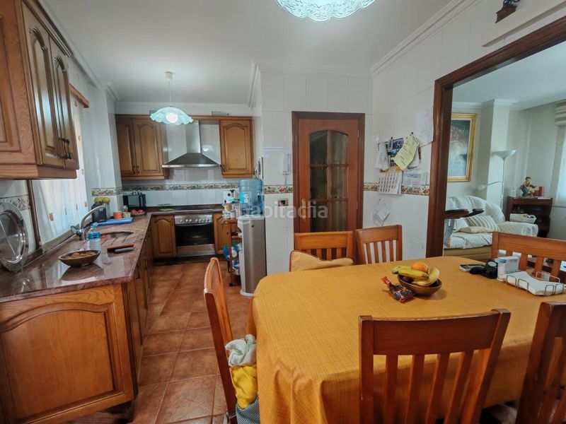 Foto c9a21b62-6854-408c-9657-a05e2c11bf59. Casa amb calefacció aparcament a Lavadores Vigo