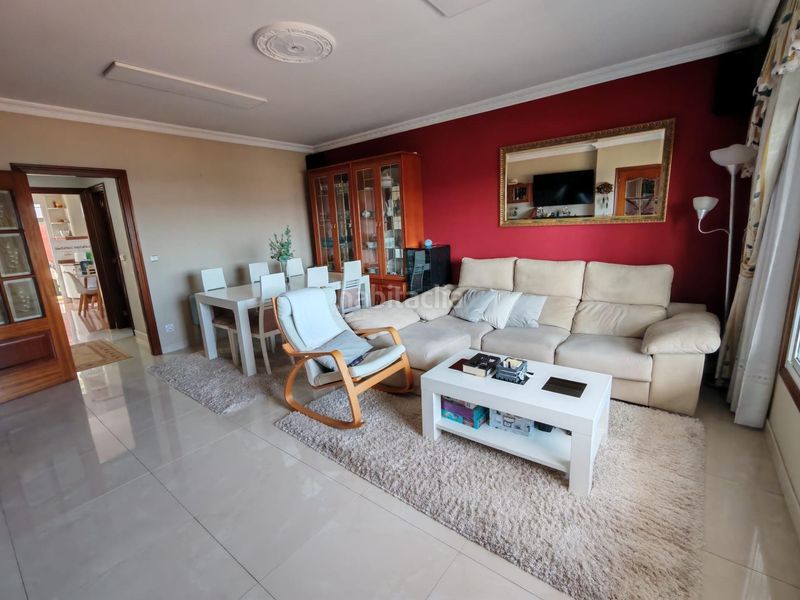Foto 517fff20-2eb7-44a2-8f6d-4be22948a995. House with heating parking in Moaña