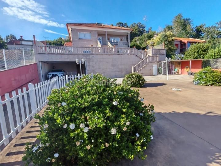Foto e1fbc7d9-9a42-40e9-b2ba-710deb1fa5ea. House with heating parking in Moaña