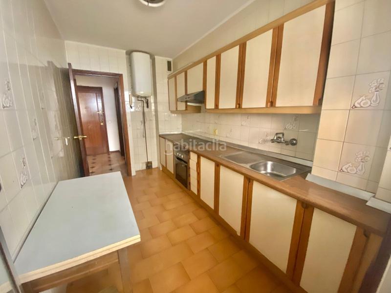Foto 3e0da7ce-6959-4580-9b8c-da3b8ec40371. Piso  de 2 habitaciones en conde de torrecedeira en Vigo