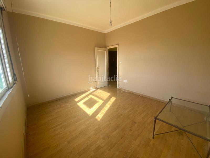 Foto 16e3f8a4-cadb-41af-8bed-c70b0a8fe4f0. Casa  para reformar en ramón nieto en Plaza España - Corte Inglés Vigo