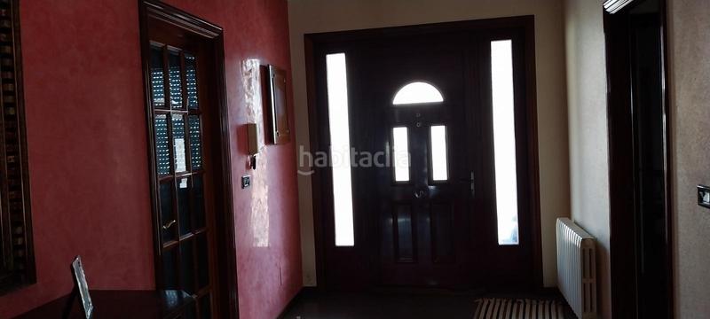 Foto f715ba55-d899-48dc-b082-c3952e3af450. Casa chalet en Mos