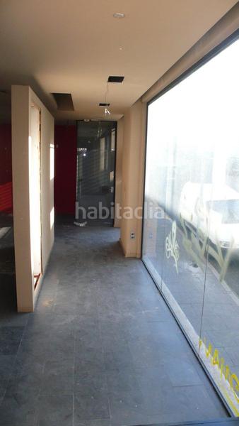 Foto c0abce30-5ff3-4dc9-8fce-1b200a0d1c46. Local comercial  a pie de calle en Vigo