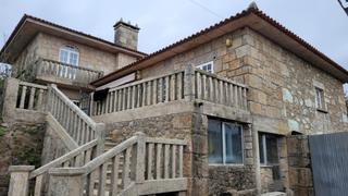 Chalet  Lugar cuiña-tremoedo. Chalet 6 dormitorios en vilanova de arousa