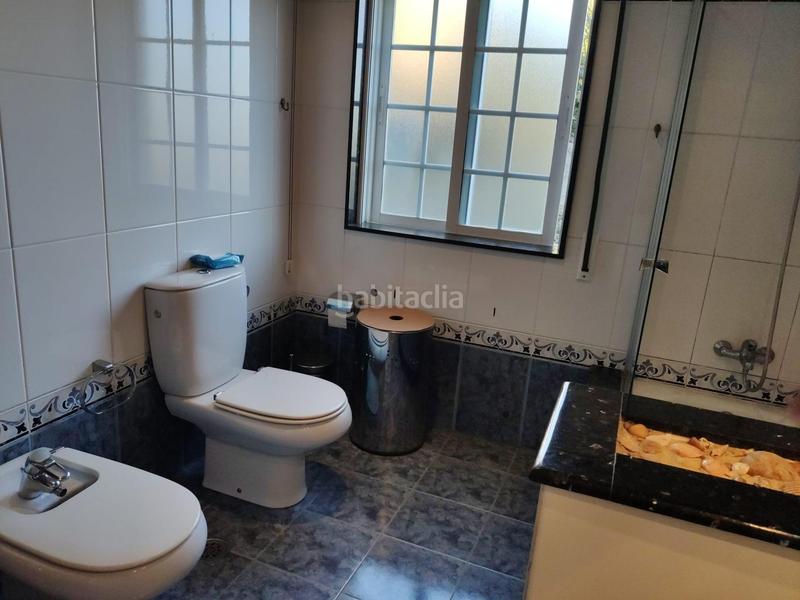 Foto dd3464bd-44a9-4311-ab66-8cd3838eba60. Chalet  6 dormitorios en Vilanova de Arousa