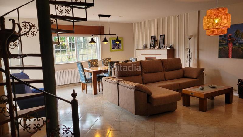 Foto fd8b3464-004d-4755-bcf4-53285201d423. Chalet  6 dormitorios en Vilanova de Arousa