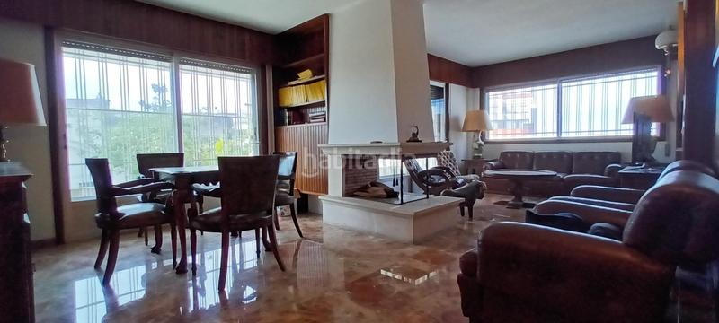 Foto a042fbd5-59c0-4e04-9d6a-a053704fb959. Chalet  5 dormitorios en O Castro Vigo