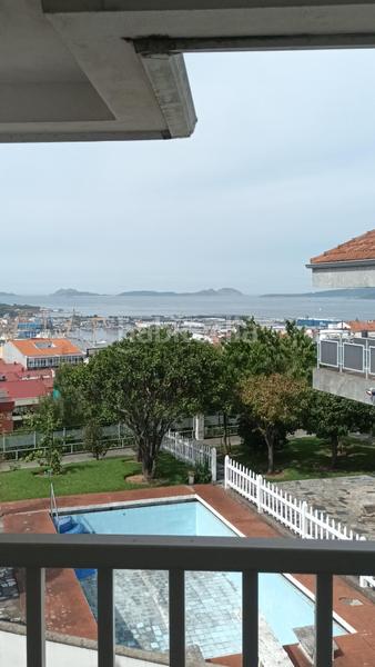 Foto fcd583f7-800f-4c29-bdf9-76a7c7628f86. Chalet  5 dormitorios en O Castro Vigo