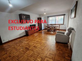 Miete Etagenwohnung  Calle conde torrecedeira. Piso en alquiler para estudiantes torrecedeira