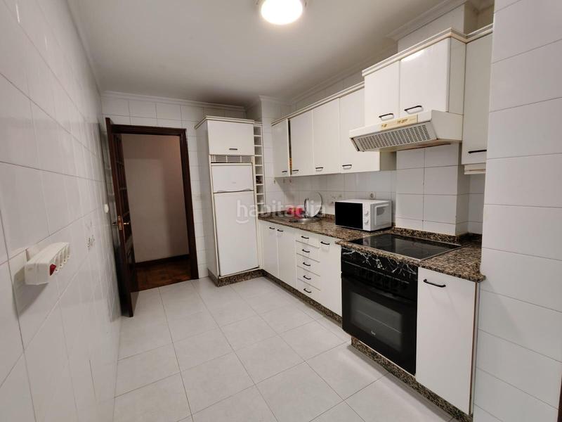 Foto 5d4b7e41-028d-4053-8587-1de130a51f12. Location appartement avec chauffage parking dans Berbés - Peritos Vigo
