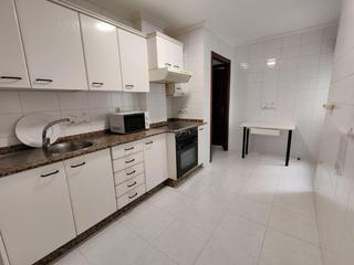 Pis  Calle conde torrecedeira. Piso en 4 habitaciones torrecedeira
