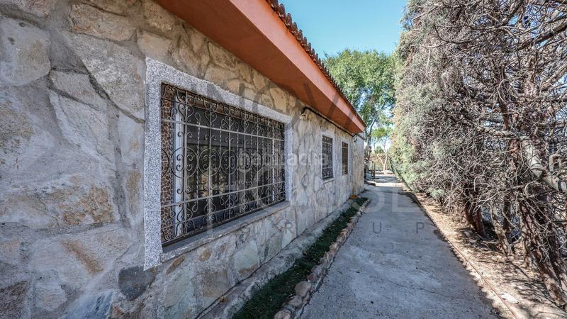 Foto c3ed1600-168d-4f99-acf1-942025761925. Chalet casa unifamiliar con piscina en Talamanca de Jarama