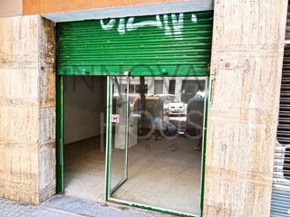 Local Comercial  Carrer del cardenal tedeschini. Local comercial a pie de calle a 2 minutos de la avenida meridia
