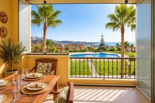 Piccolo appartamento  Calle las azaleas. Apartamento de 3 dormitorios con vistas al mar  la cala de mijas