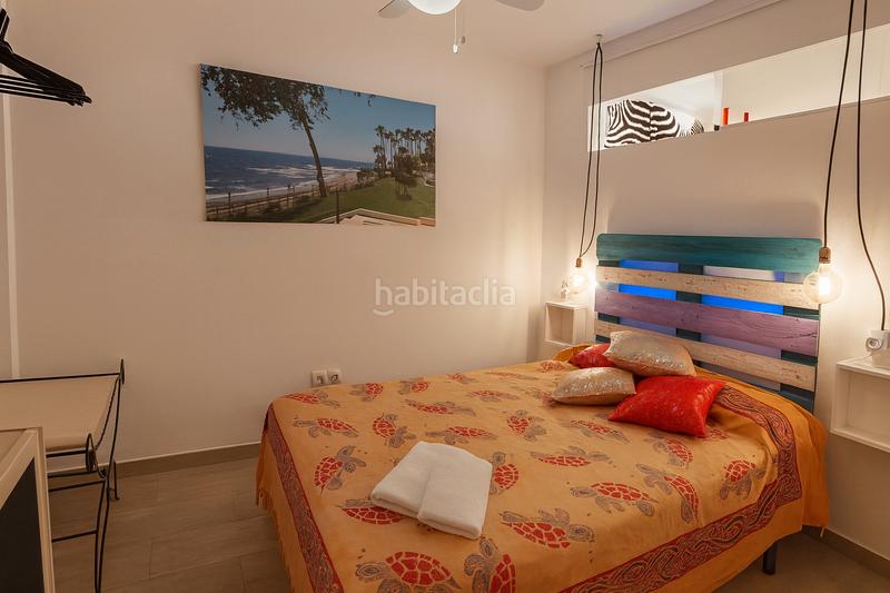 Foto 1558dae7-2493-47ab-8085-b209de0abe72. Piso  recién reformado, ideal para vivir junto al mar o como inversión vacacional. en Mijas