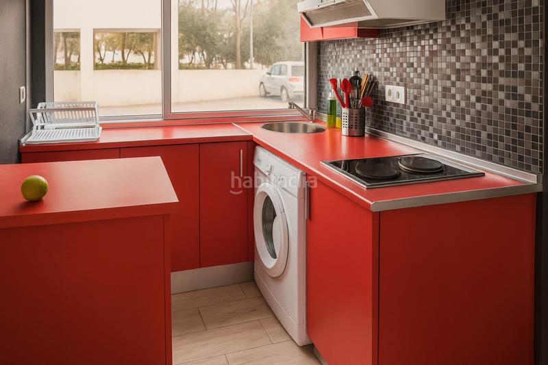 Foto 70b99258-b383-4ea3-914d-493f7cf5f8d1. Piso  recién reformado, ideal para vivir junto al mar o como inversión vacacional. en Mijas