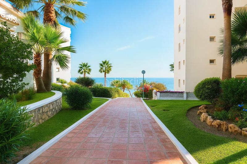 Foto 7d9db8b6-d6c1-4192-b8d7-c94b3417e3fa. Piso  recién reformado, ideal para vivir junto al mar o como inversión vacacional. en Mijas