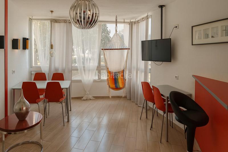 Foto d4569fea-7b10-4537-ab53-ead03f46089e. Piso  recién reformado, ideal para vivir junto al mar o como inversión vacacional. en Mijas