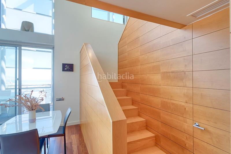 Foto 7c6b8355-f80d-4967-b3ac-a5265e4d2800. Alquiler ático exclusivo ático dúplex con terraza y piscina privada con vistas al mar en Barcelona